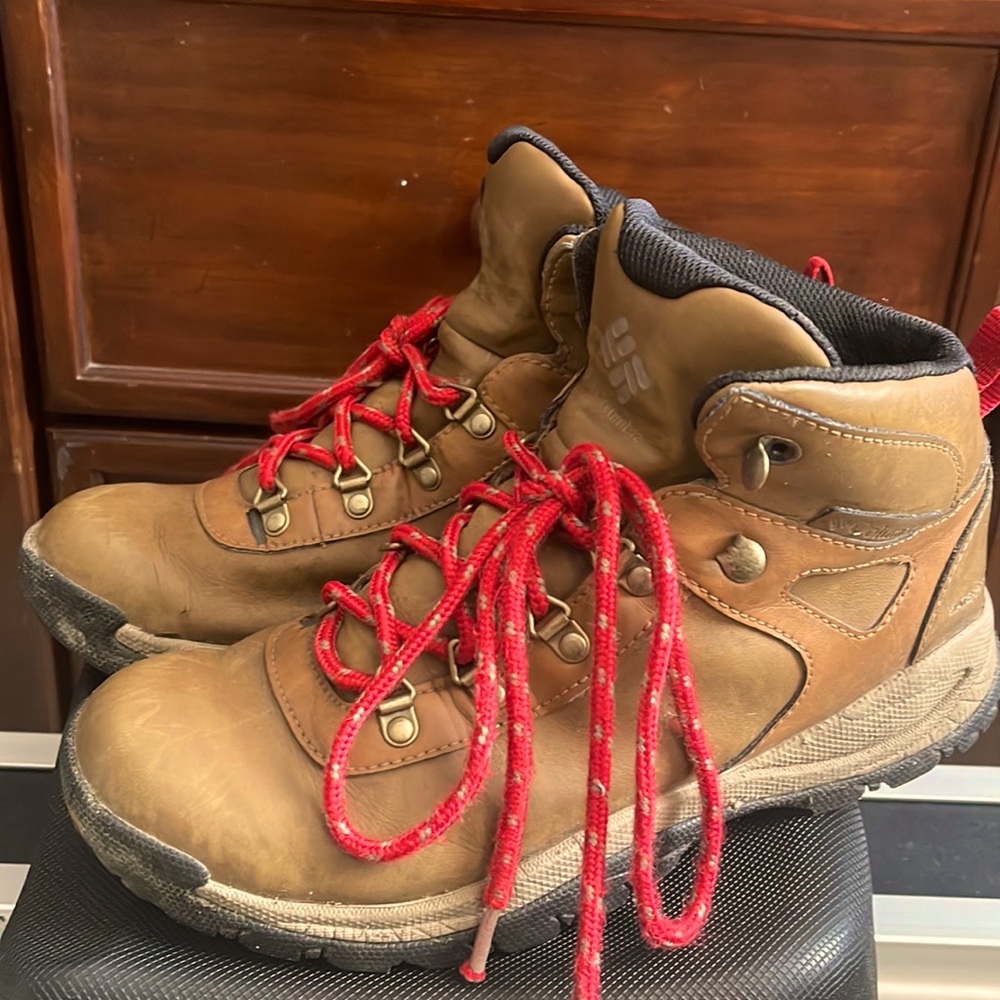 Columbia hiking boots
